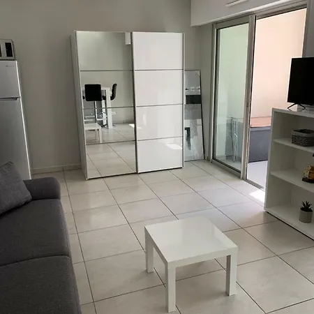 Les Pieds Dans L'eau Du Trottel Lägenhet *