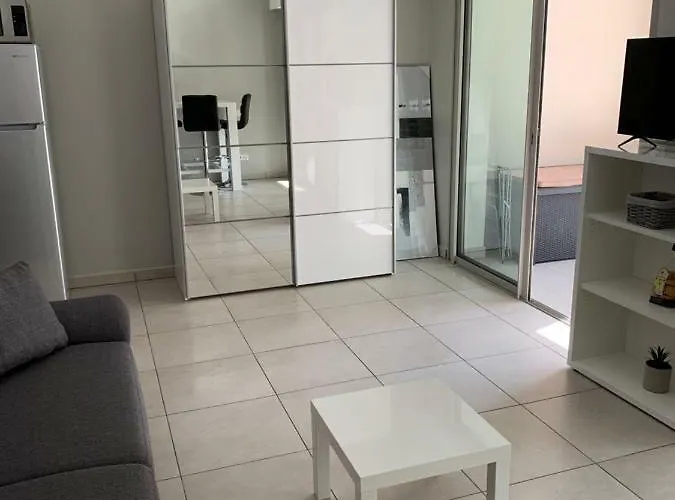 Les Pieds Dans L'eau Du Trottel Appartement *